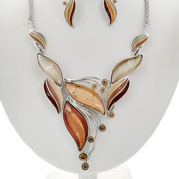Jewelry - 384-Graduated Statement Necklace Set